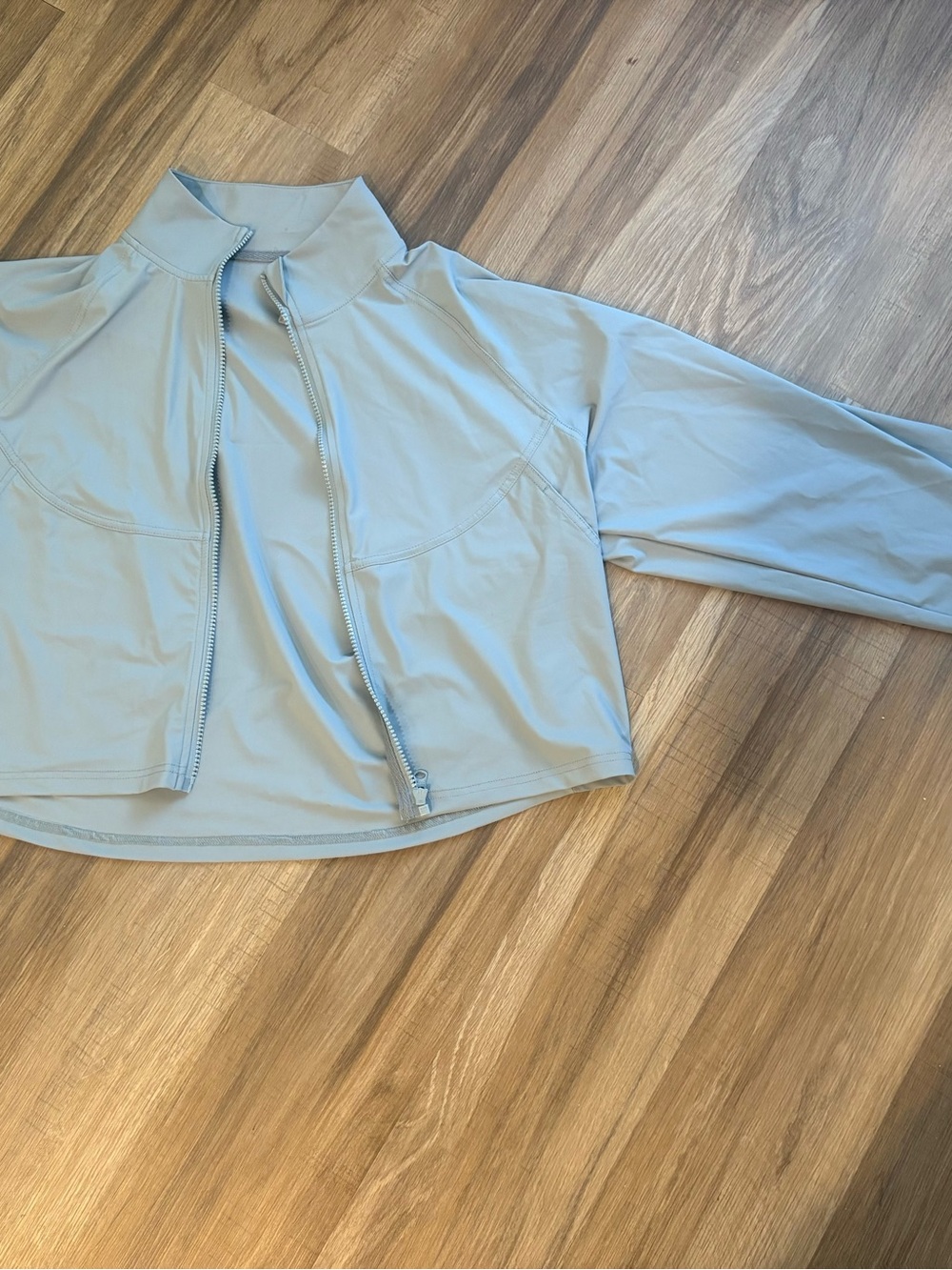 NWT Lightweight Gray Women's Zip-Front Cropped Jacket